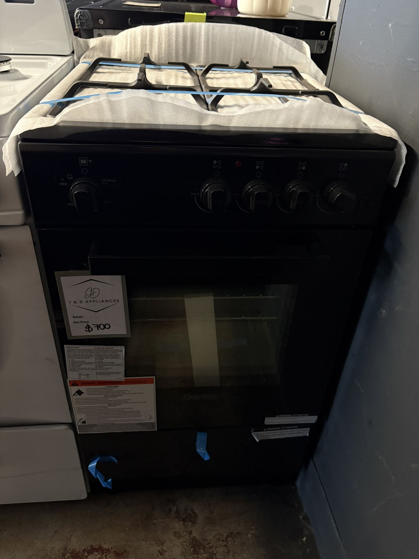 Danby Gas Range In Black 🕷️👻
