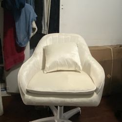 White Regular Vanity Chair 
