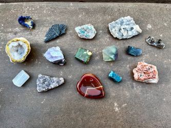 Lot of 22+ Spiritual Stones and Crystals