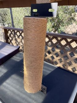 Cat Scratching Pole
