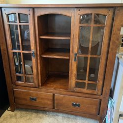 Round Dining Table & Hutch