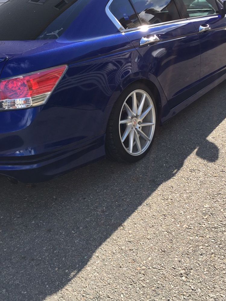 honda accord 2009 Ex 146,000 miles excellent conditions has: clean vossen wheels, coilover shock absorbers, stard remote control, good amplifier sound