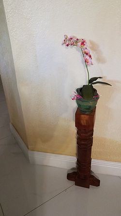 Orquit artificial with stand
