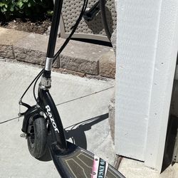 Razor E100 Glow Electric Scooter for Kids Age 8 and Up