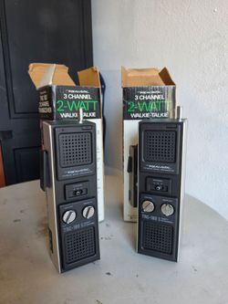 Vintage Realistic TRC-180 3-Channel, 2-Watt Handheld Citizens Band (CB) Transceiver