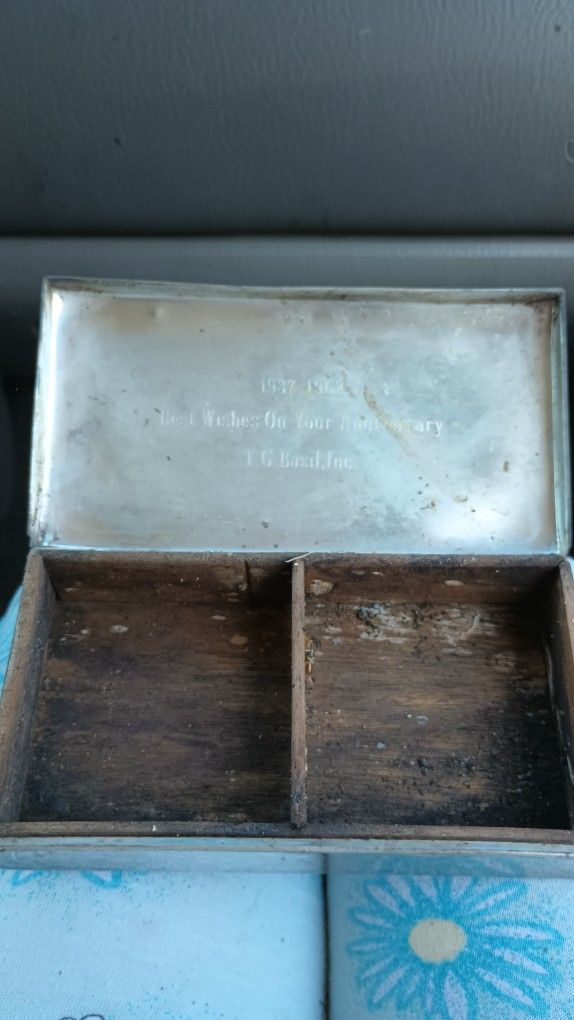 A Vintage Solid Silver Henged Box From 1937 It Is Line With Wood Inside So It Does Need A Good Cleaning.                
