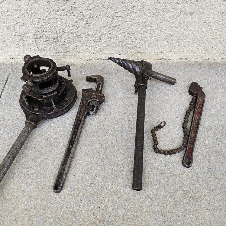 Pipe Threader Reamer Wrenches Rigid / Reed