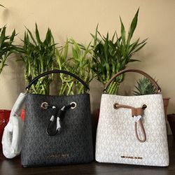 Michael Kors Suri Small Bucket Bag 