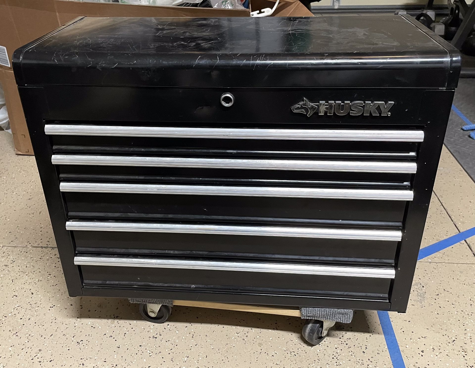 Husky Tool Box for Sale in Tehachapi, CA OfferUp