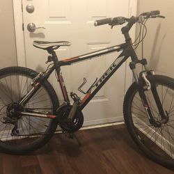 Trek 3500 mountain store bike for sale