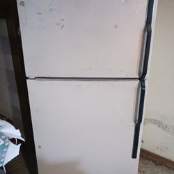 Kenmore Refrigerator 