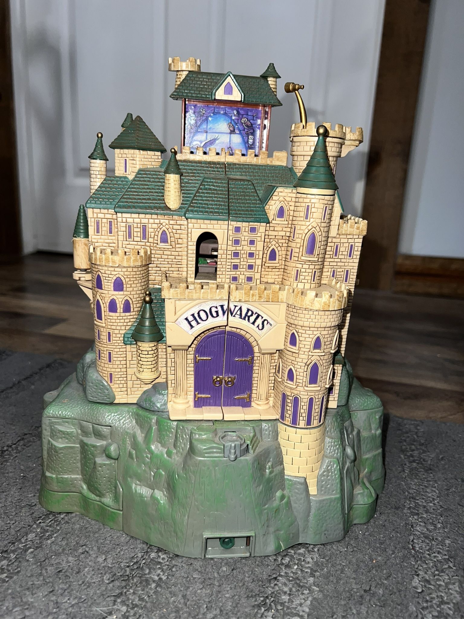 Mattel 2001 Harry Potter Hogwarts Playset