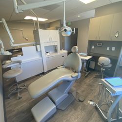 🦷 Dental Equipment for Sale – 3 Operatories + Sterilization Room 🦷