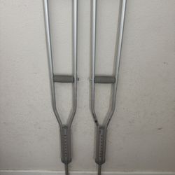 Crutches 5’2” to 5’10”
