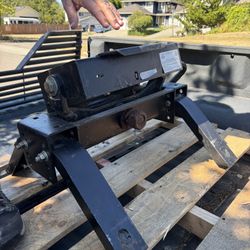 Valley Power Pull 5th Wheel Hitch + Dodge 5th Wheel Tailgate – $300 OBO