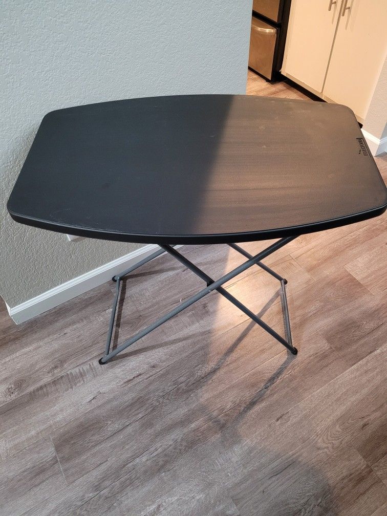 Foldable Table