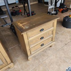 Real Wood Dresser And 2 Nighstands