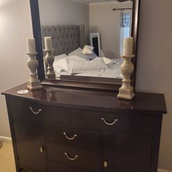 Dresser With Mirror And One Night Stand **plus Black Intable**