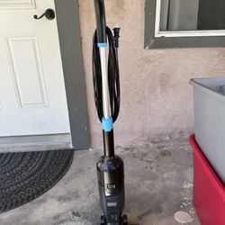 Black + Decker Vacuum 