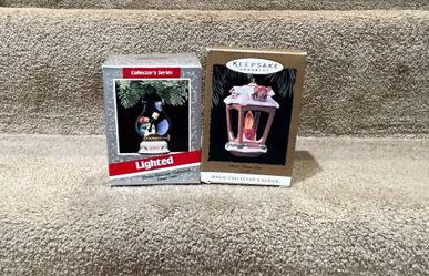 Vintage 1989 Hallmark Chris Mouse Cookout Lighted Ornament & 1996 Mouse inn