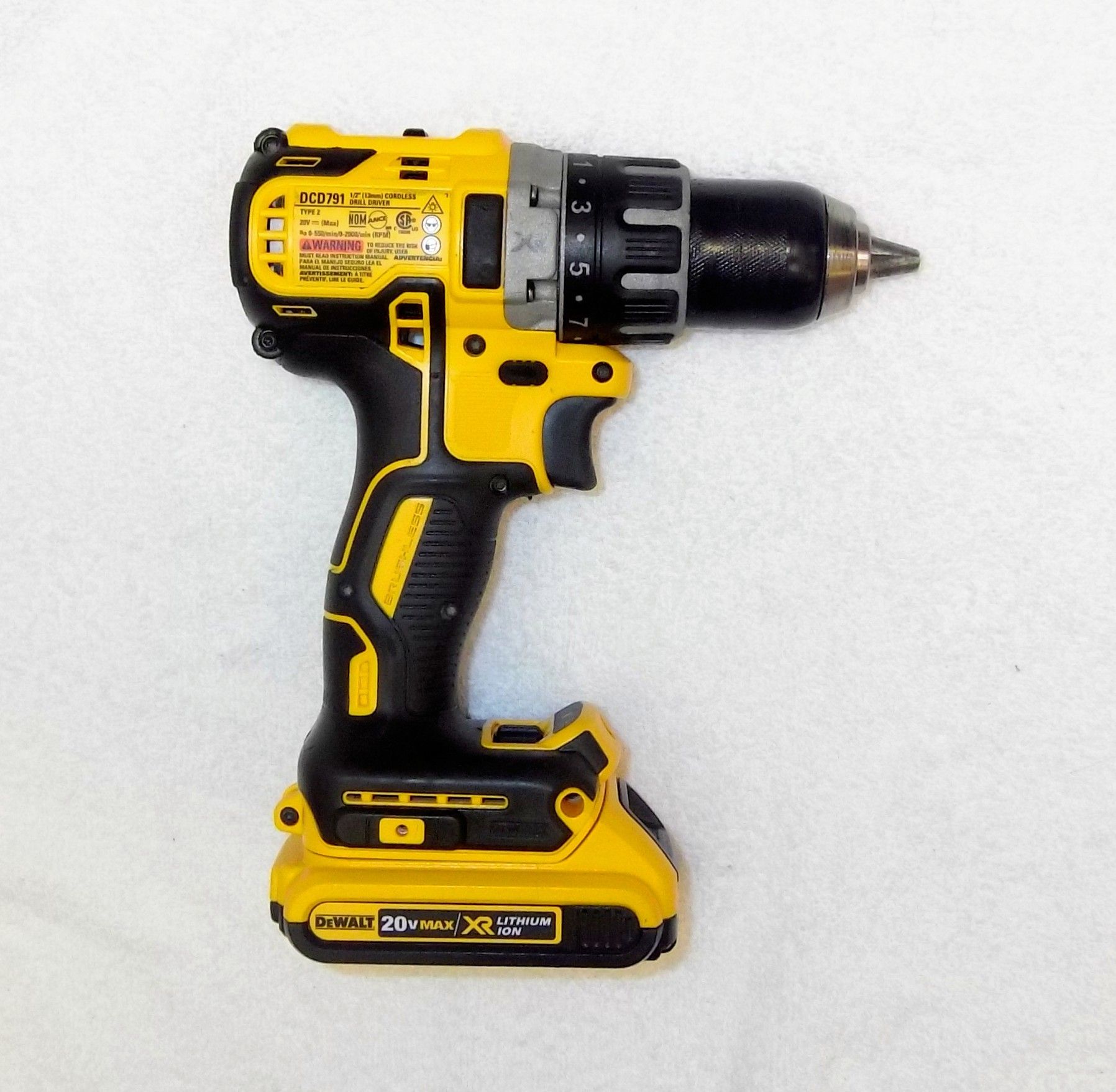 DeWalt 20V Brushless Hammer Drill & Impact Driver Combo Kit for Sale in