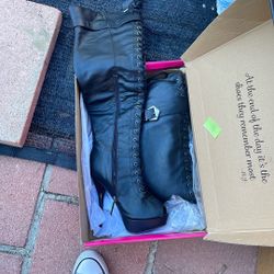 Boot Thigh High Size 9 Black 