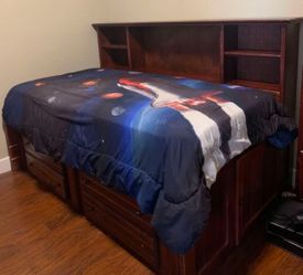 Twin Trundle Bed W/Bookcase headboard