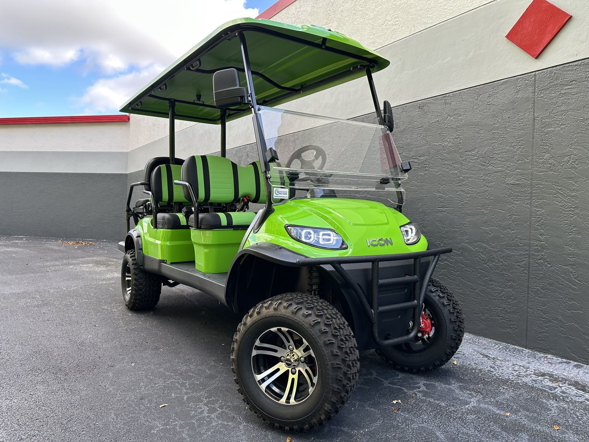 NEW Icon I60L LITHIUM 6 Seat Golf Cart