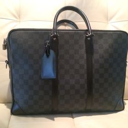 Gentleman's elegant Louis Vuitton briefcase SELLING NOW for Sale in Miami,  FL - OfferUp