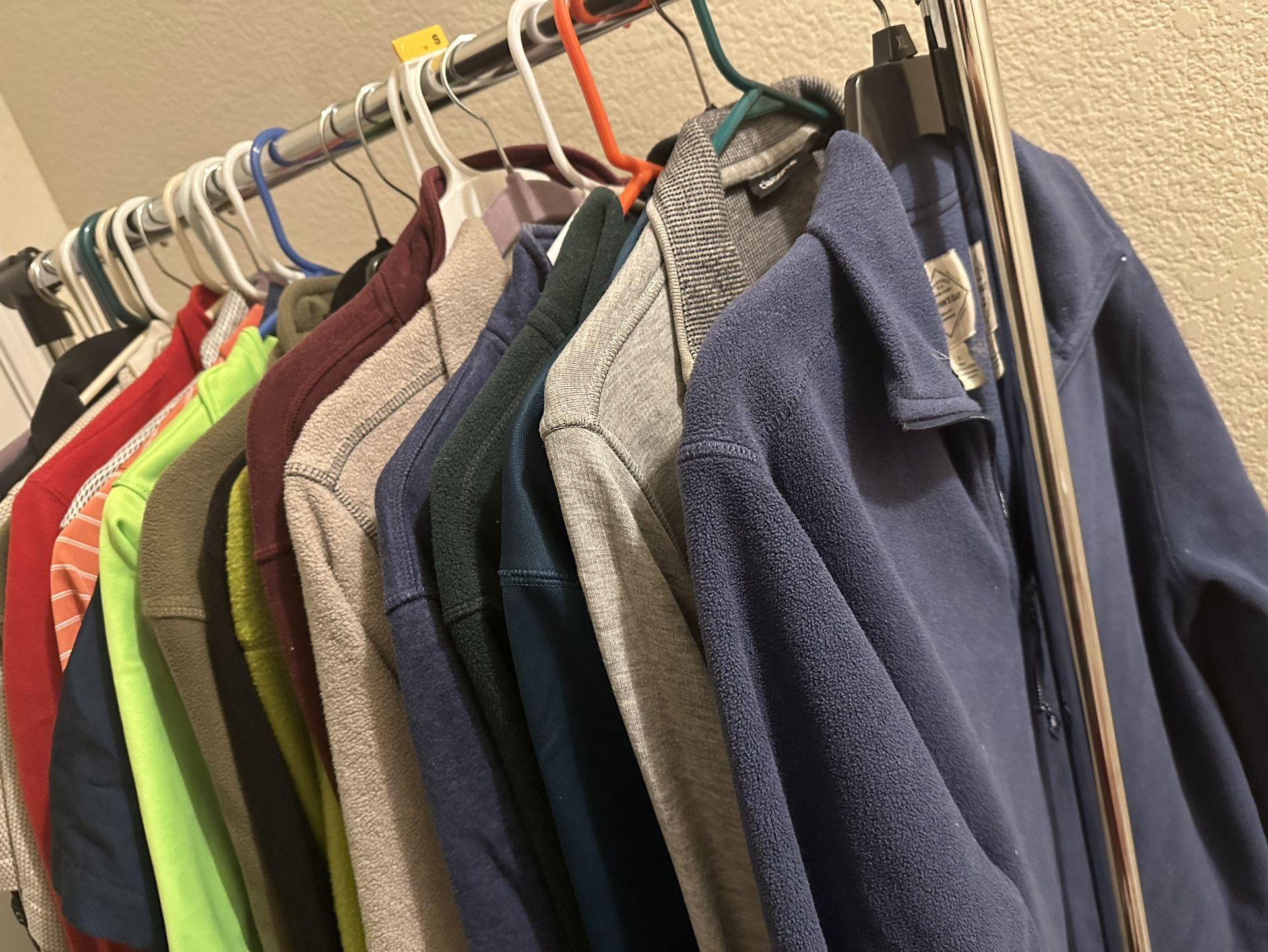 Fleece jackets, polo T-shirts Size small