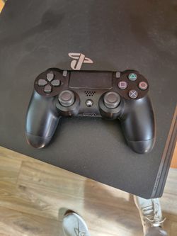 Playstation 1TB Pro & Controllers