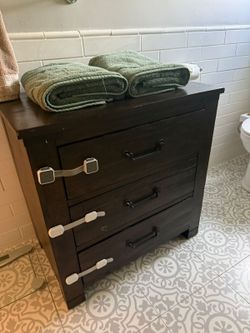 Fancy 3 Wood Drawers