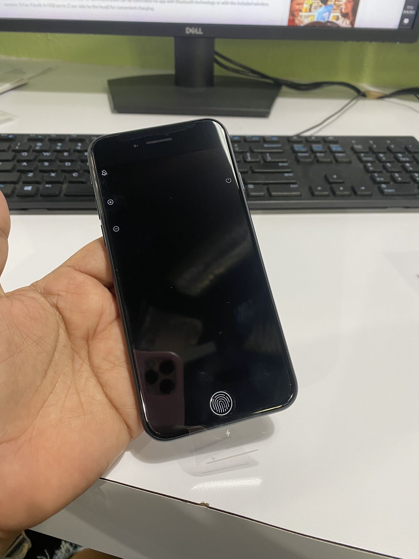 iPhone SE, New. 64GB