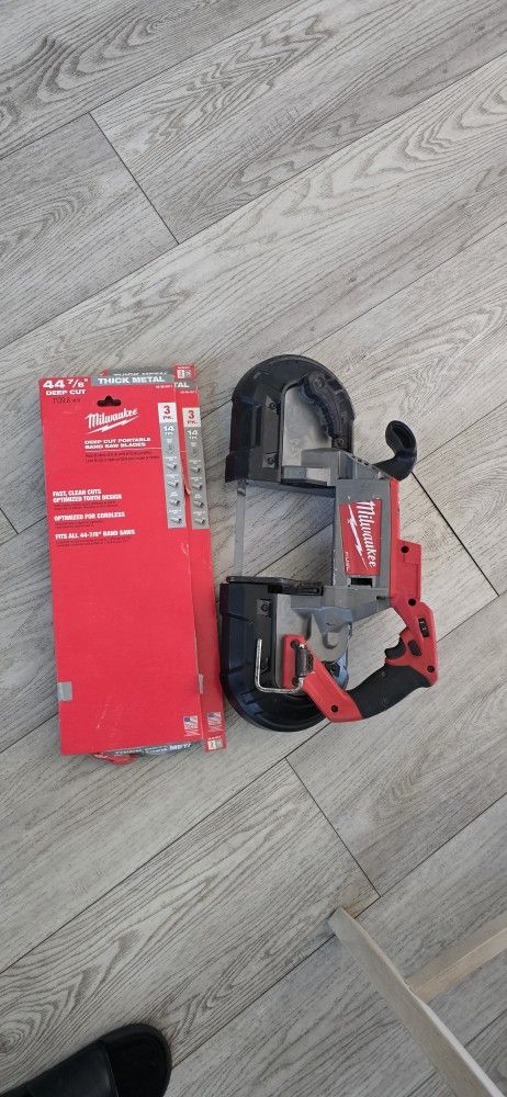 Milwaukee BandSaw