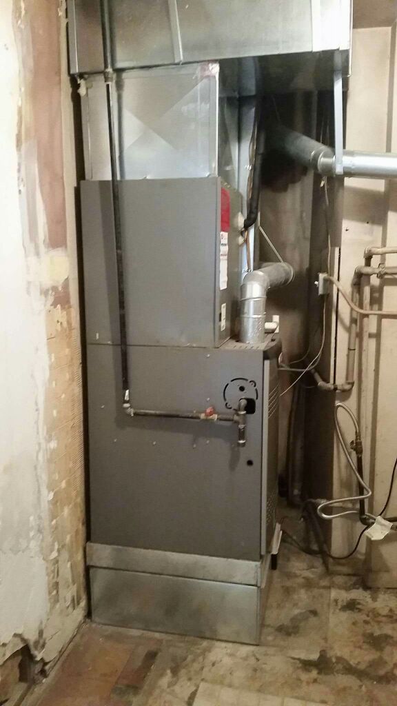 Lennox Elite Furnace CX34, good condition with warranty on parts till 2024. $650