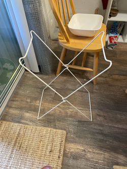 Foldable trash bag stand