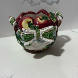 creamer and sugar bowl