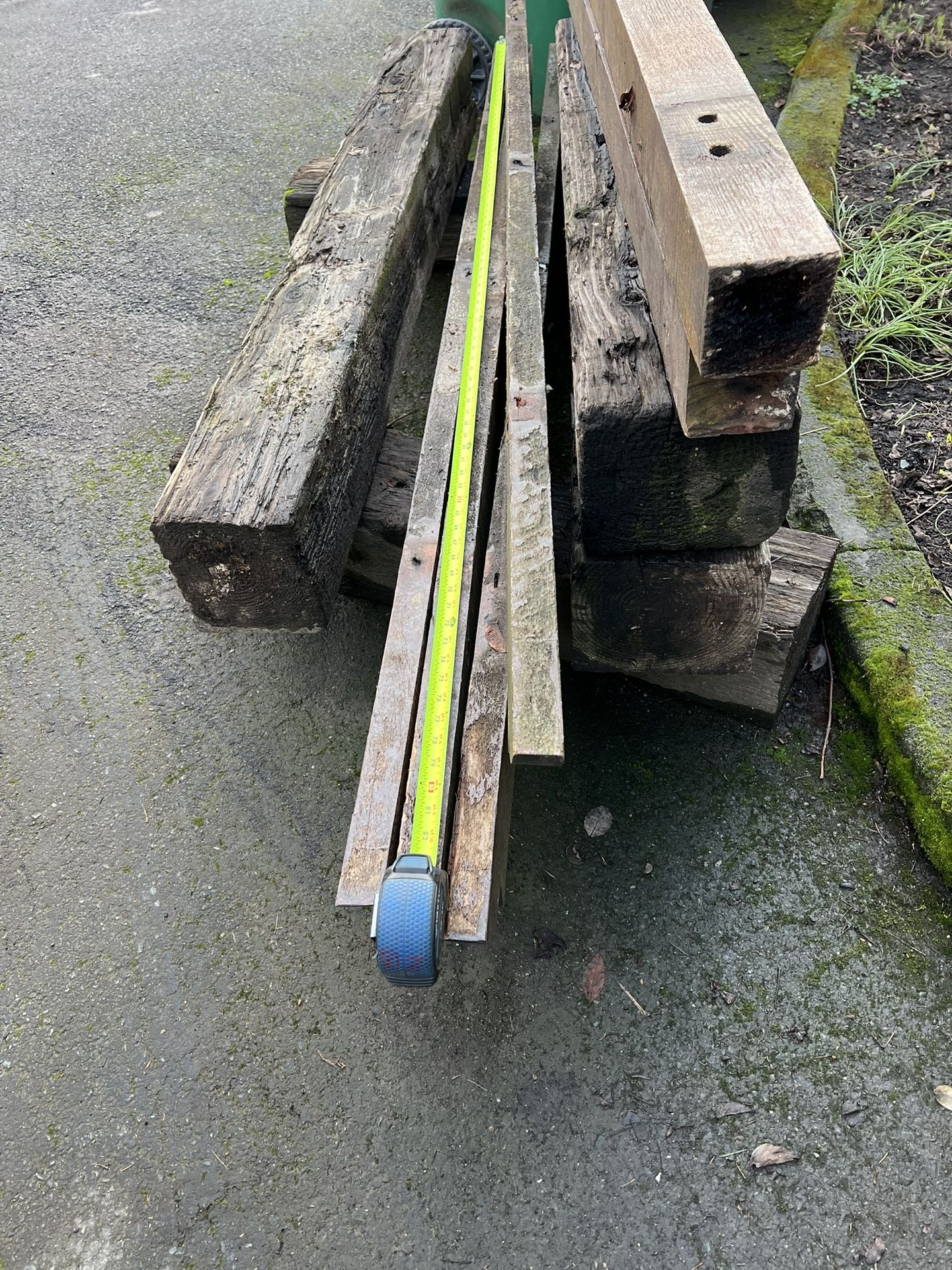 Free Railroad Ties/creosote And Cedar Wood