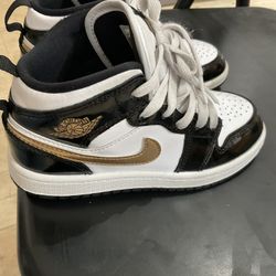 Jordan 1 Mid  Patent Black White Gold (PS)