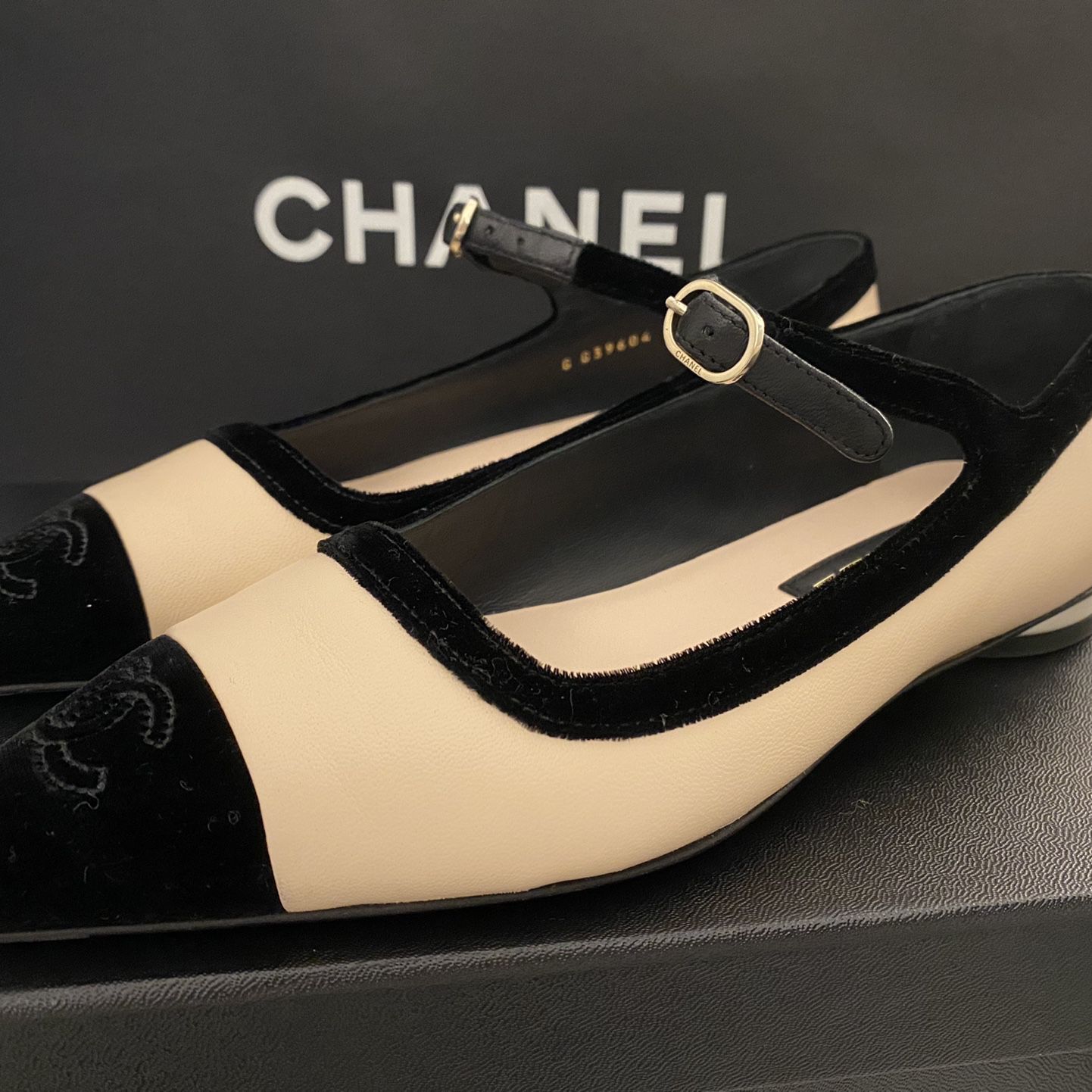 CHANEL Cap Toe Ballet Flats - Size 38 Chanel Cap Toe Ballet Flats