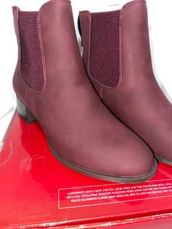 Journee Chayse Women's Burgundy Chelsea Ankle Boots Pull-On Block Heel Round Toe