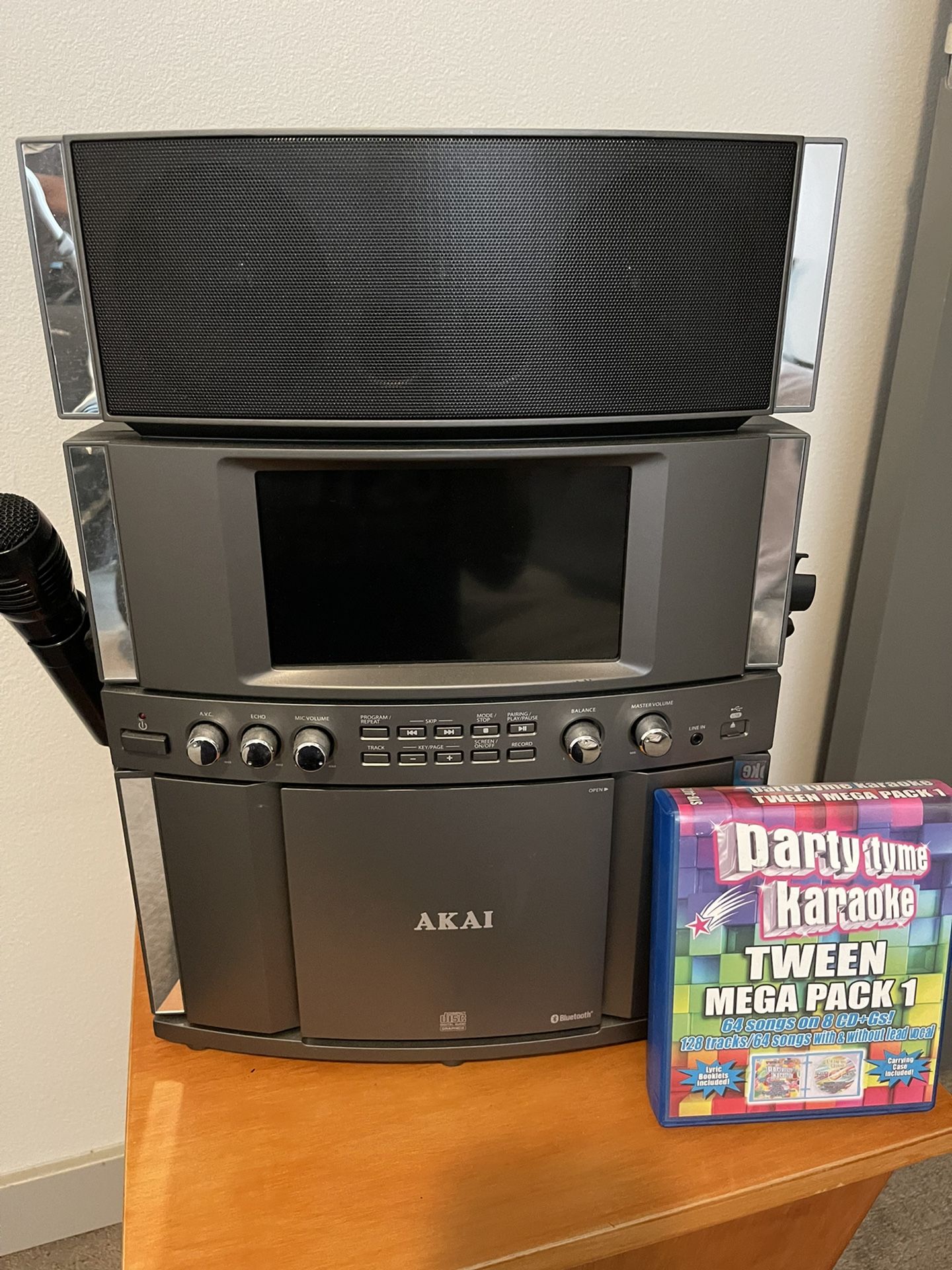 Akai KS800-BT Bluetooth Front Load CD&G Karaoke System, Black