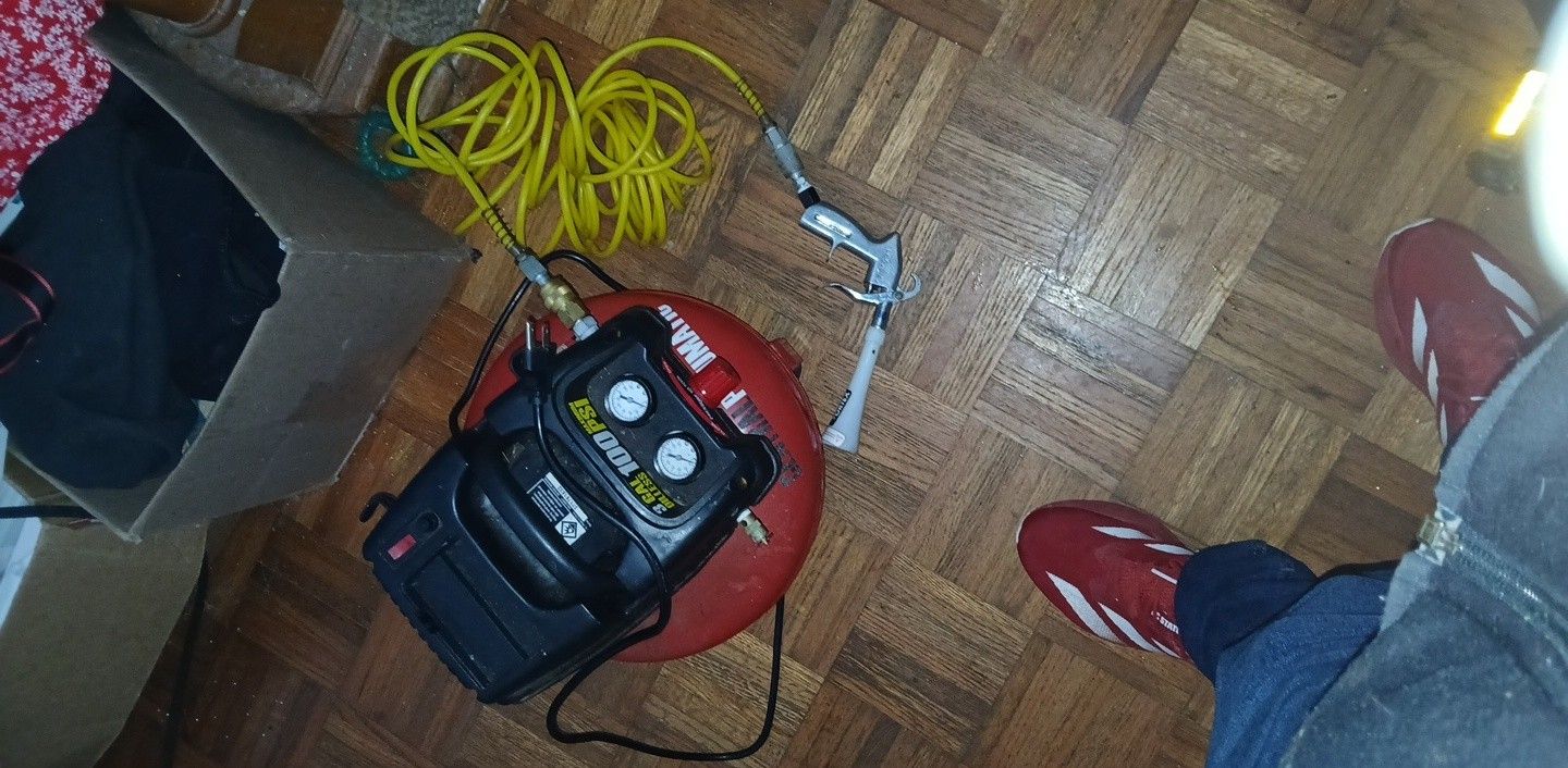 Central Pneumatic 3 Gallon Compressor