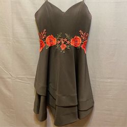 Black Dress with Floral Embroidery at the Waist, Size 7