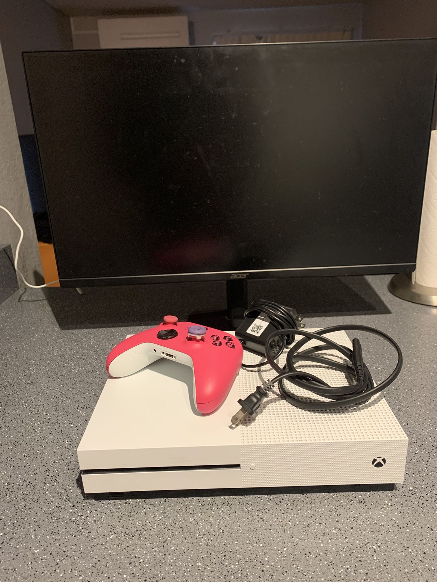  **Xbox One S + Monitor for $120** 