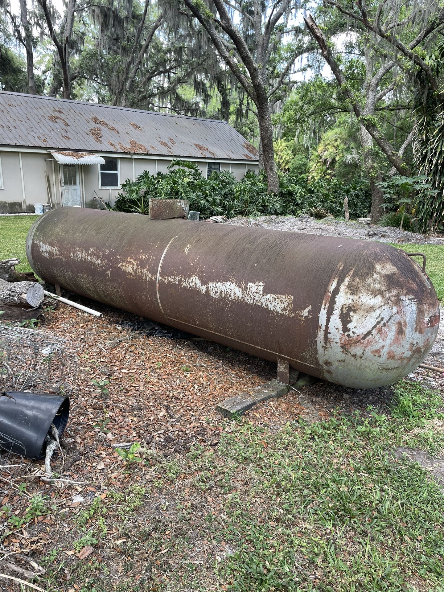 LP Tank 1000 Gallons