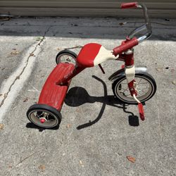 Classic Radio Flyer Tricycle Red/White