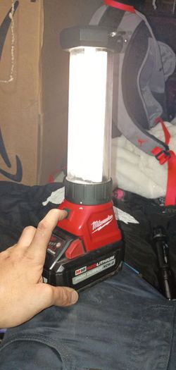 Milwaukee M18 LED Work Light  TROUBLE LIGHT WITH BATTERY