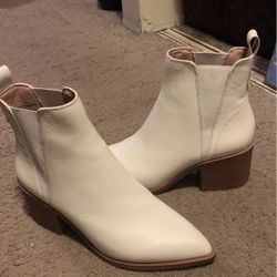 Steve Madden Bone Leather Boots 20$