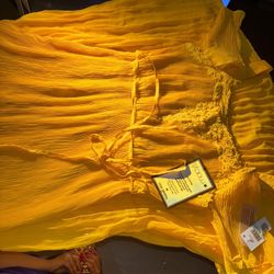 Yellow Dress 